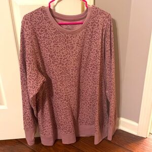 Mauve leopard print crewneck